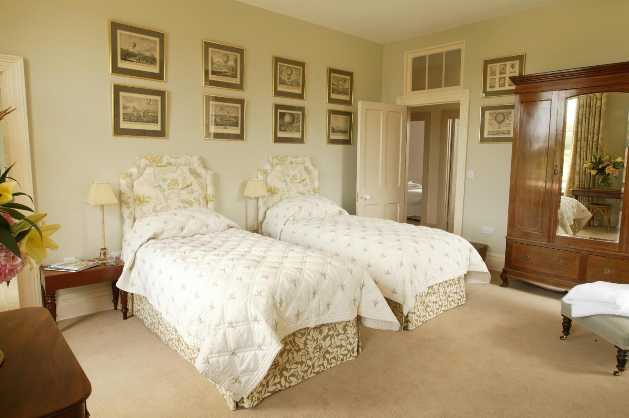 Overtown Manor Bed And Breakfast Swindon Ngoại thất bức ảnh